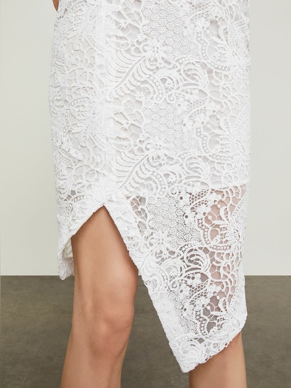 BCBGMAXAZRIA White Feminine Romantic Asymmetrical Lace Pencil Skirt XXS NWOT